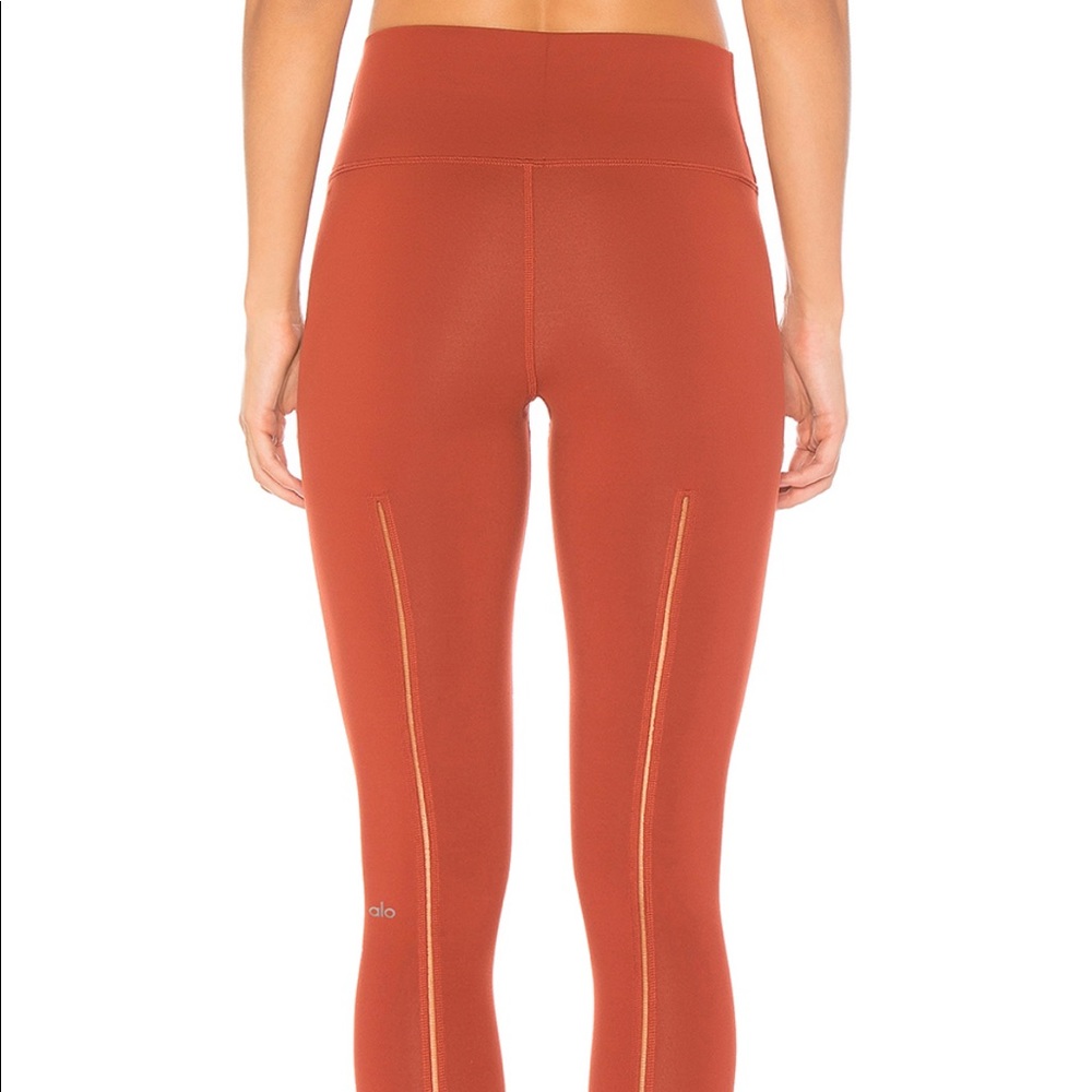 ALO Yoga High Waist Dash Legging - Picture 4 of 8
